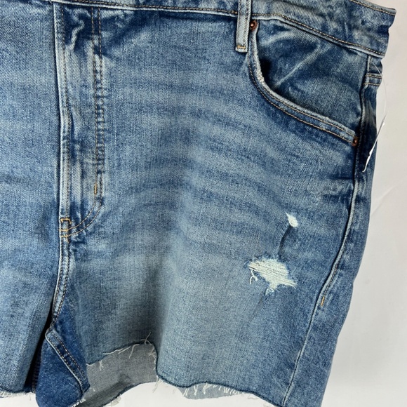 NWT: old navy High-Waisted O.G. Straight Ripped Cut-Off Jean Shorts $40 (26) - Picture 5 of 13